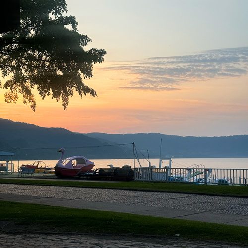 Lakeside Hideout 004